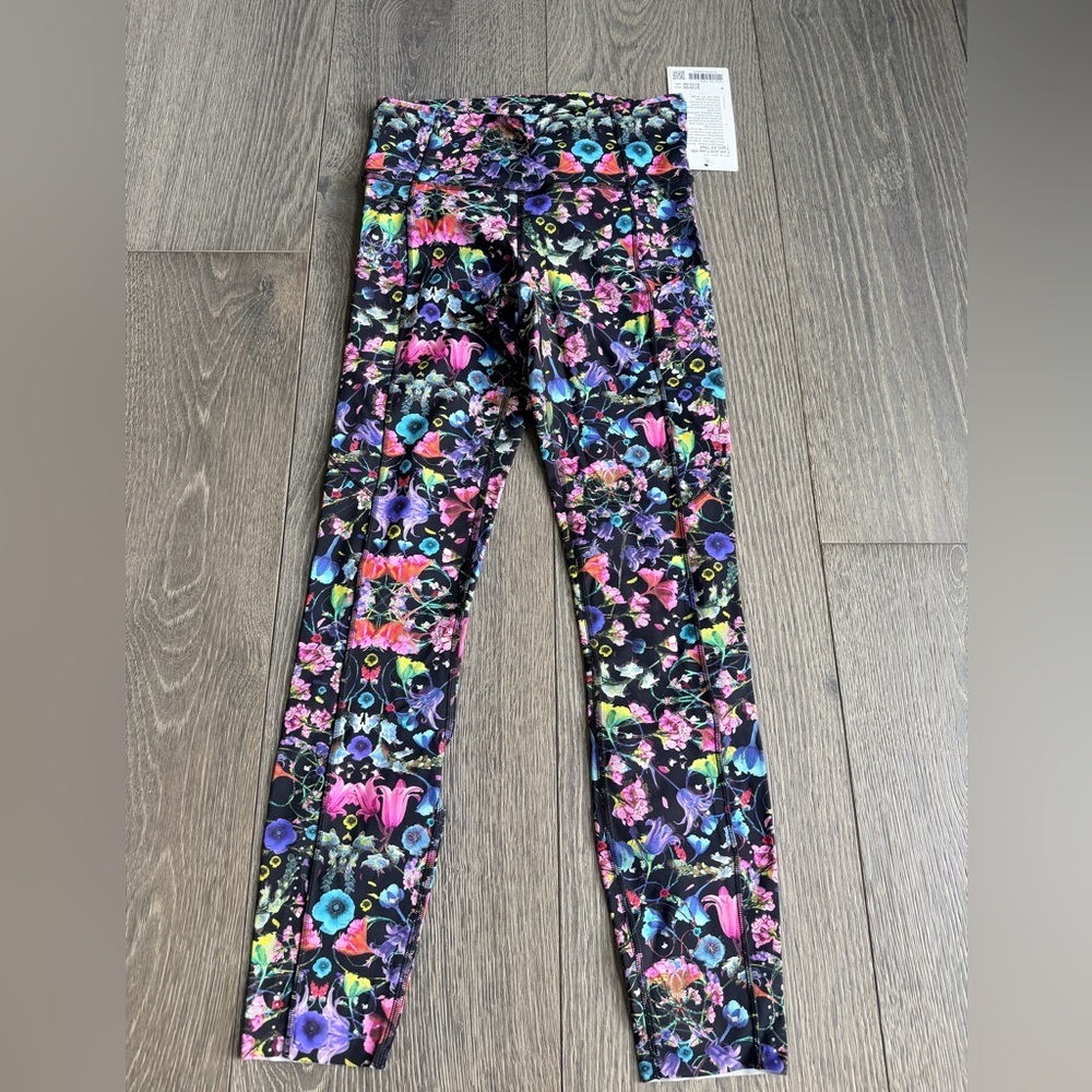 Lululemon Fast & Free 7/8 Tight  25" *Reflective in Flowerscope Black Multi